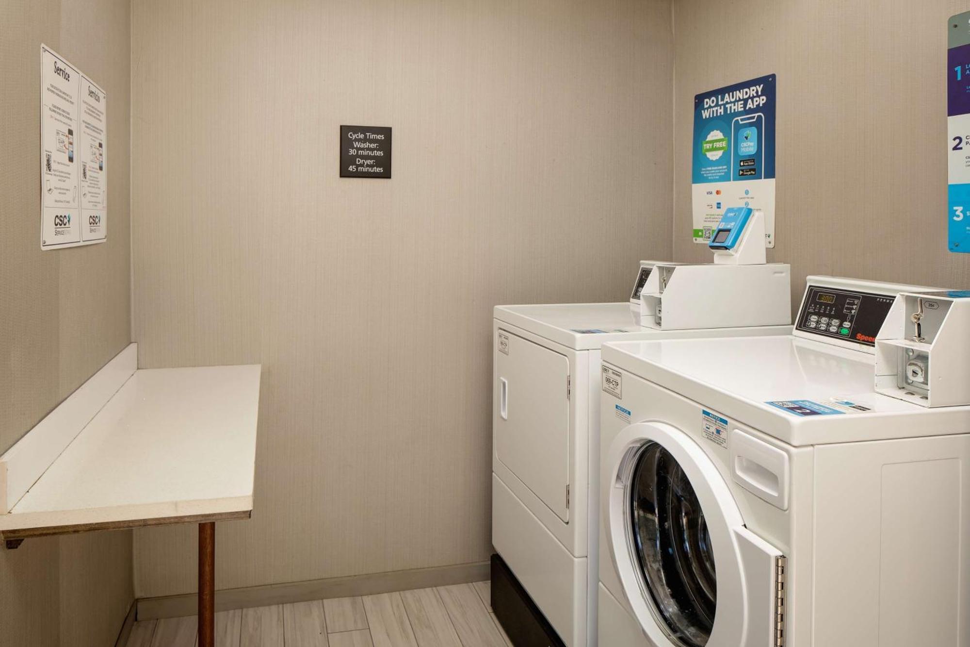 Hampton Inn & Suites Nashville-Airport Ngoại thất bức ảnh
